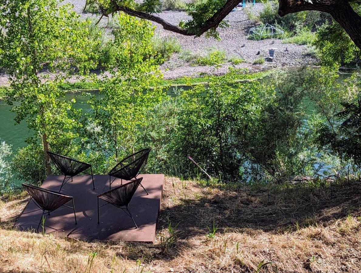 Rivers Breeze Relaxing Riverside Cabin With Private Suite Kayaks Healdsburg Dış mekan fotoğraf